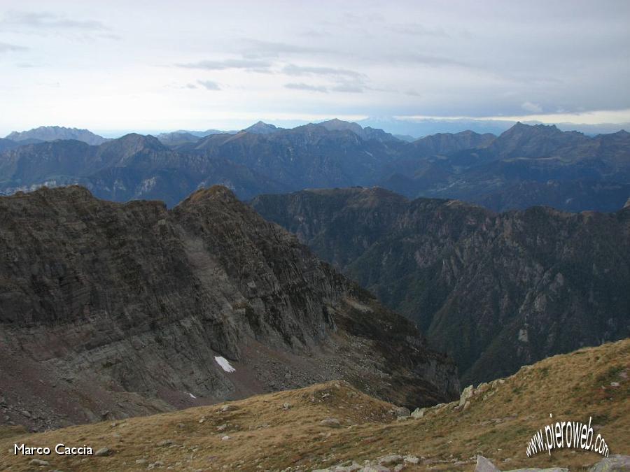 06_Vista ad ovest verso il Pietra Quadra.JPG